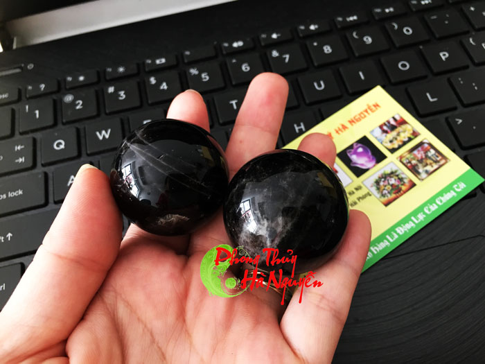 bi cầu lăn tay đá thạch anh đen